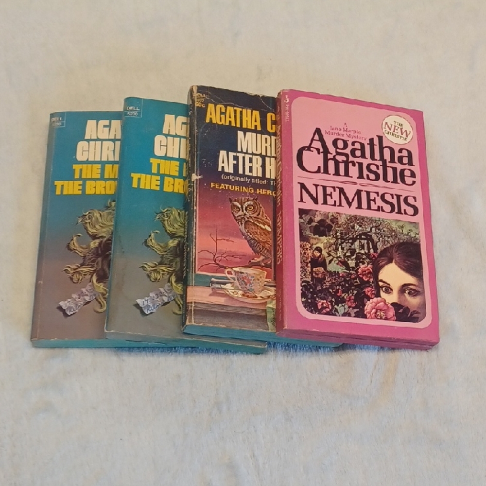 Agatha Christie Mystery Book Set